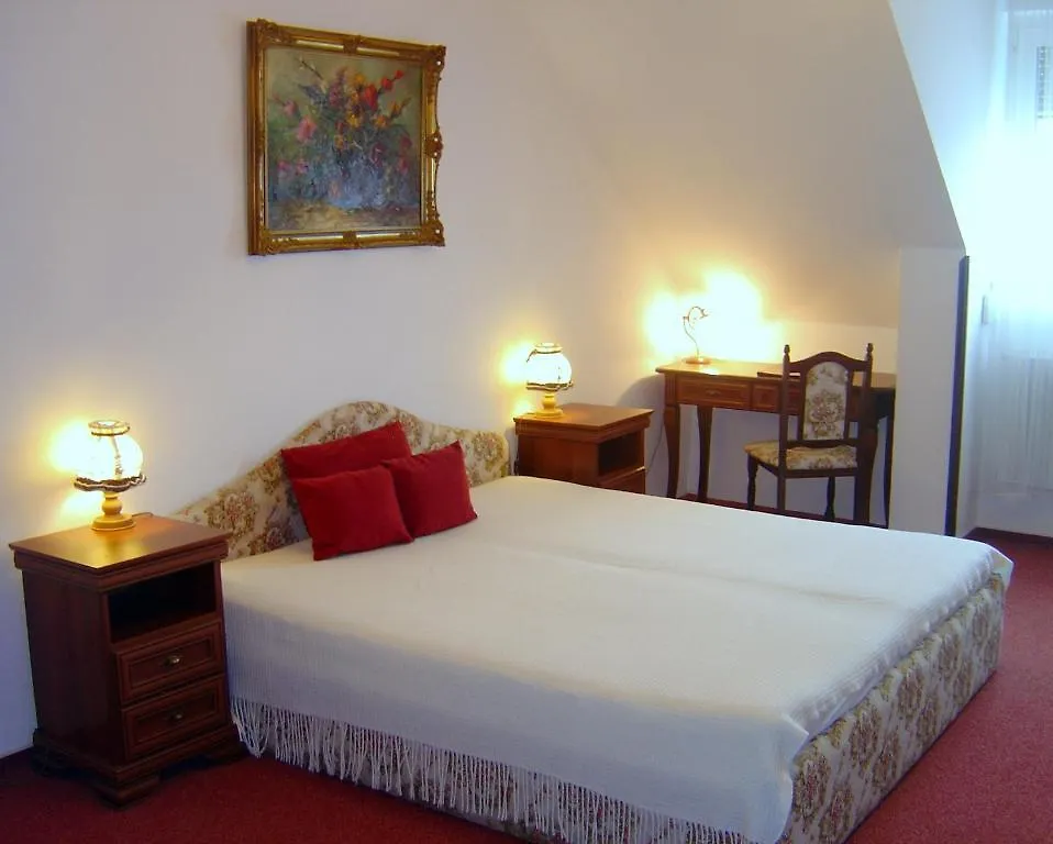 Excellent Aparthotel Prag 4*,